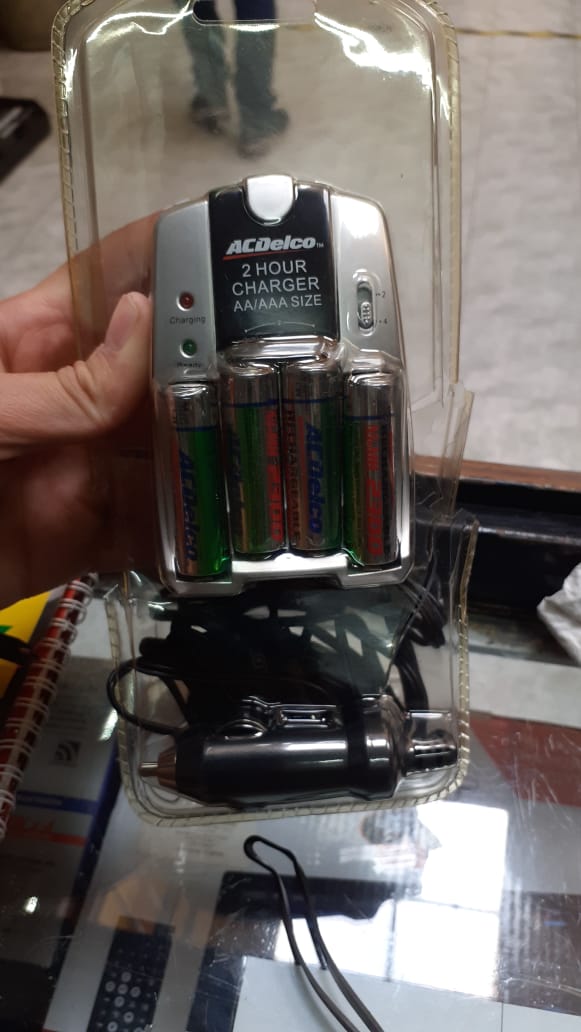 Cargador de Baterías AA/AAA AcDelco AC7-13 recargable con 4 pilas - Audioshop México lo mejor en Car Audio en México -  AcDelco